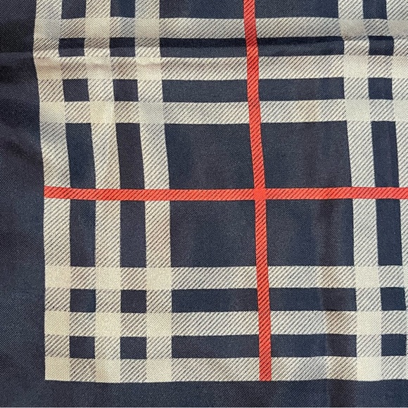 Burberry silk scarf. - Picture 6 of 9
